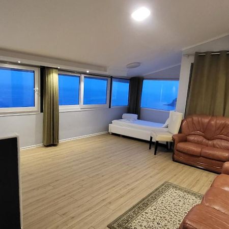 Jon Rooms Himarë Exteriér fotografie